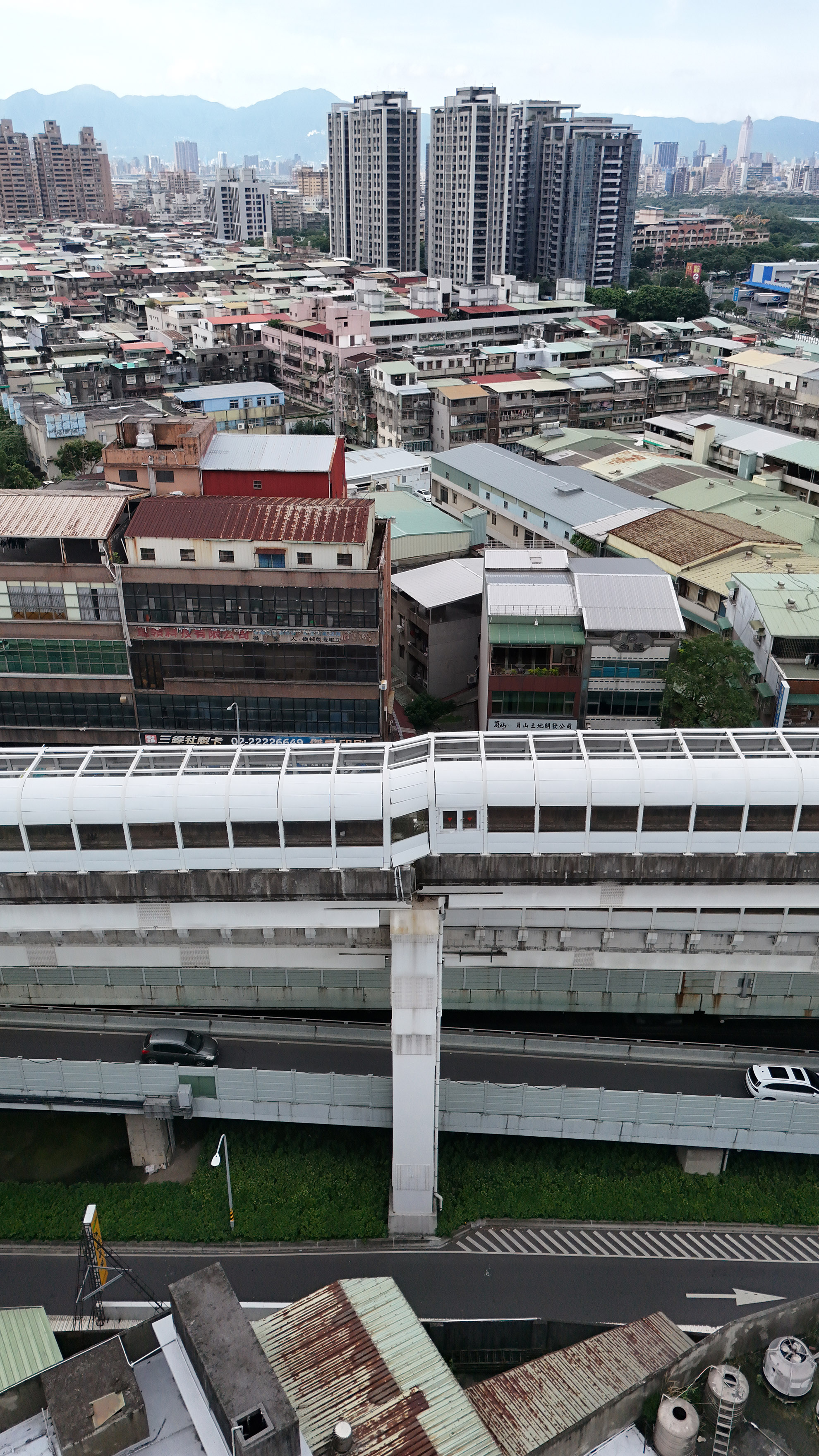Déplacement transversal du tablier du viaduc